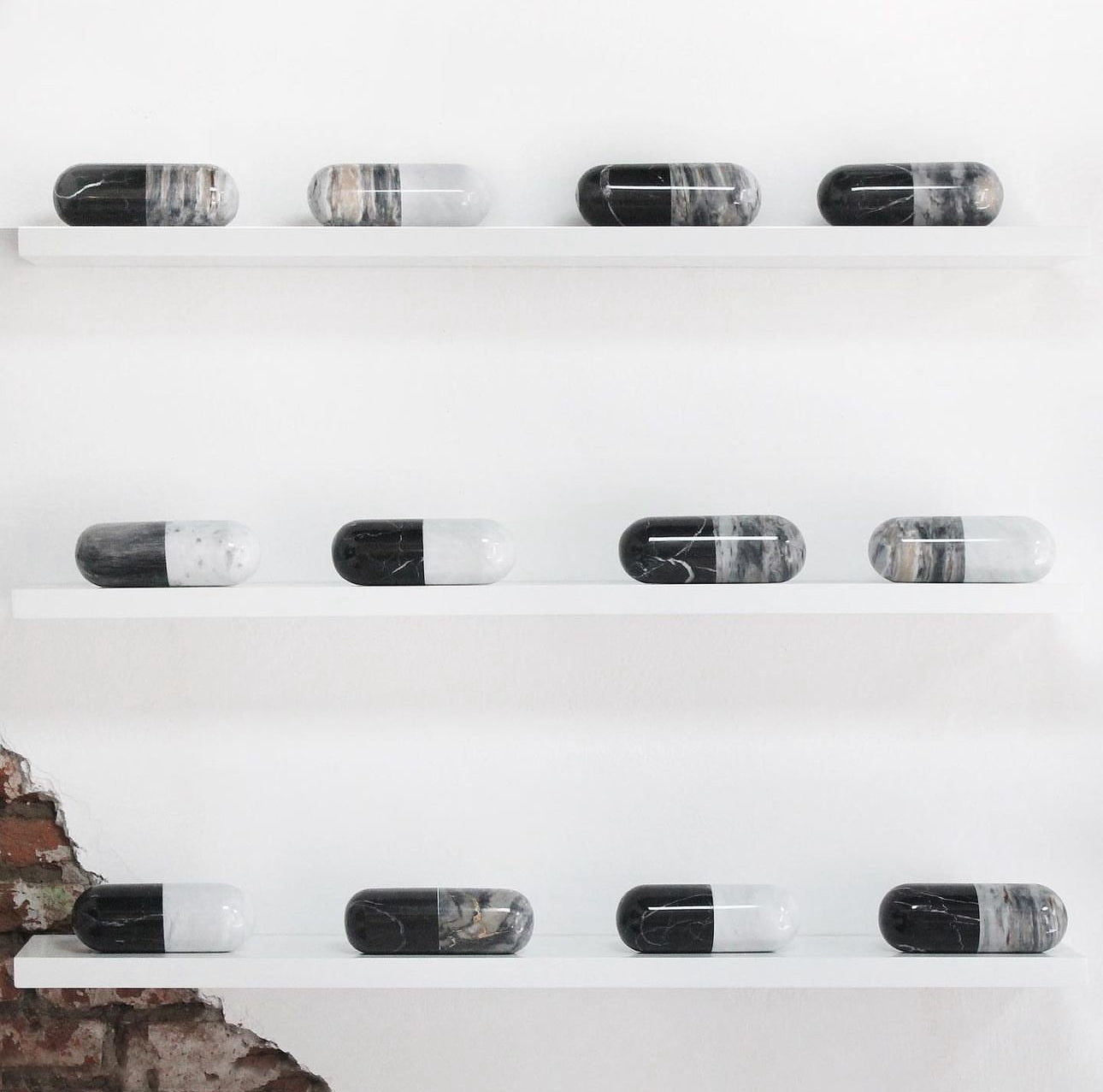 Capsula_Marmol_Blanco_negroGris_Decoracion5