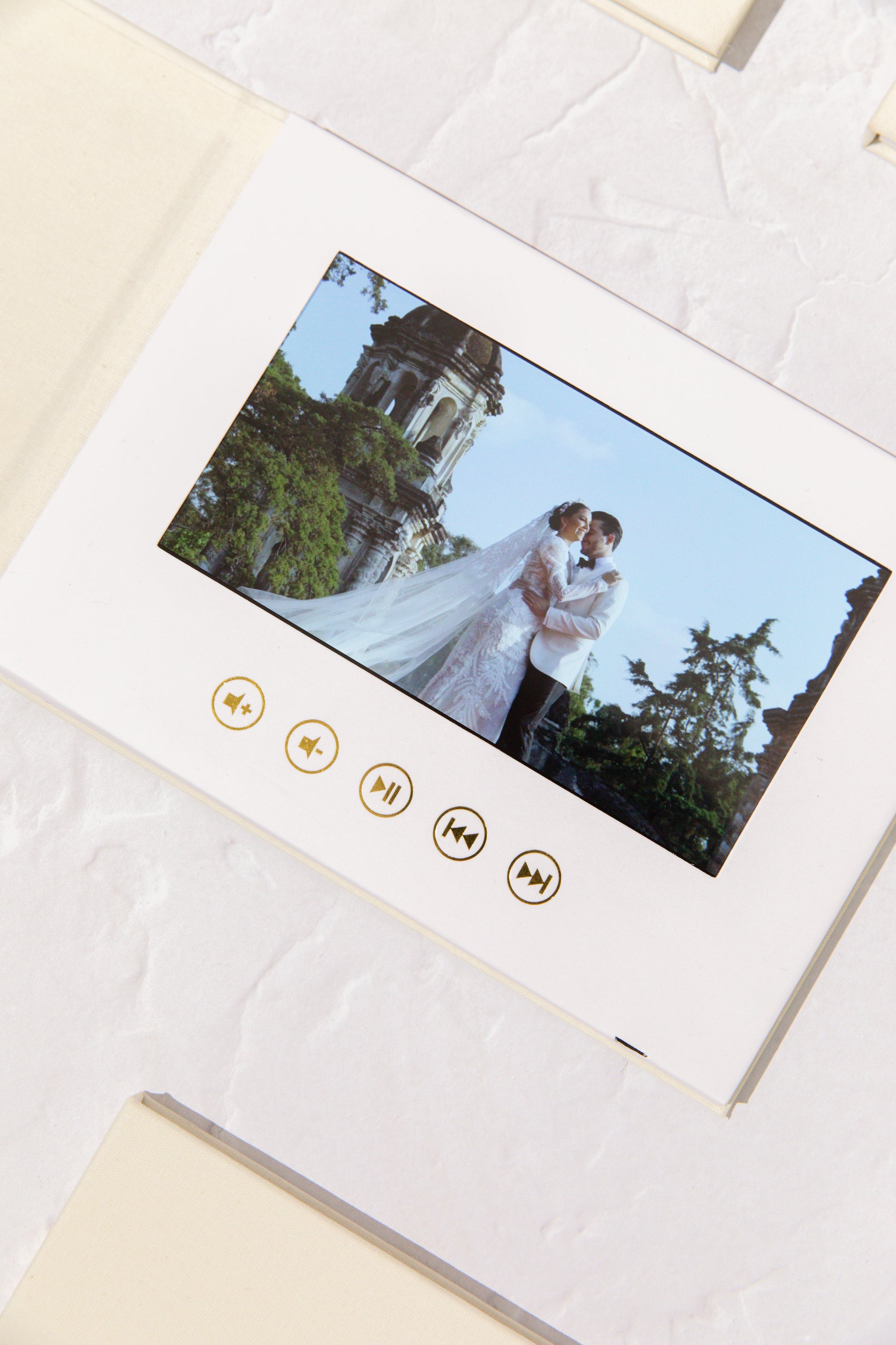 Album de video Boda Our Wedding Videobook Beige Pantalla