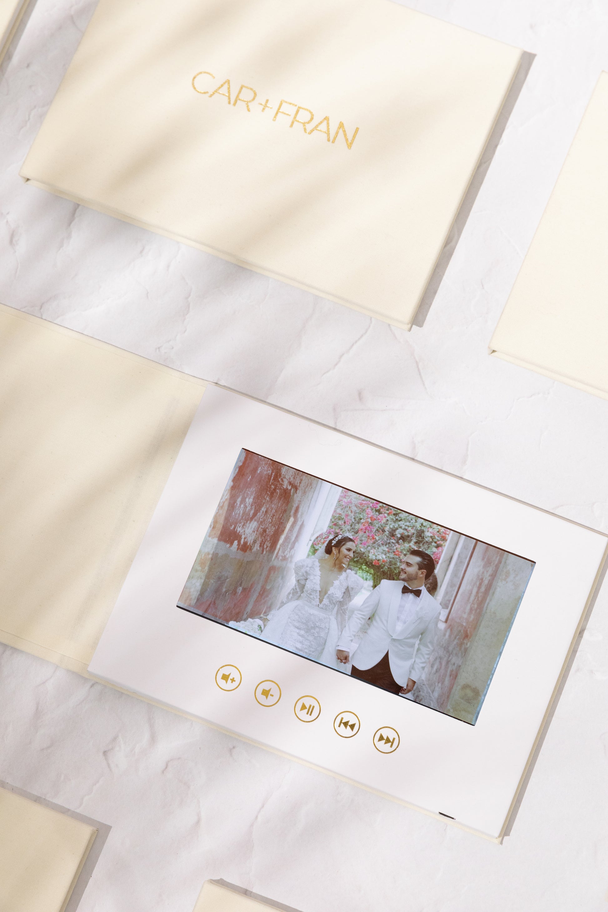 Album de video Personalizado Videobook Beige Pantalla