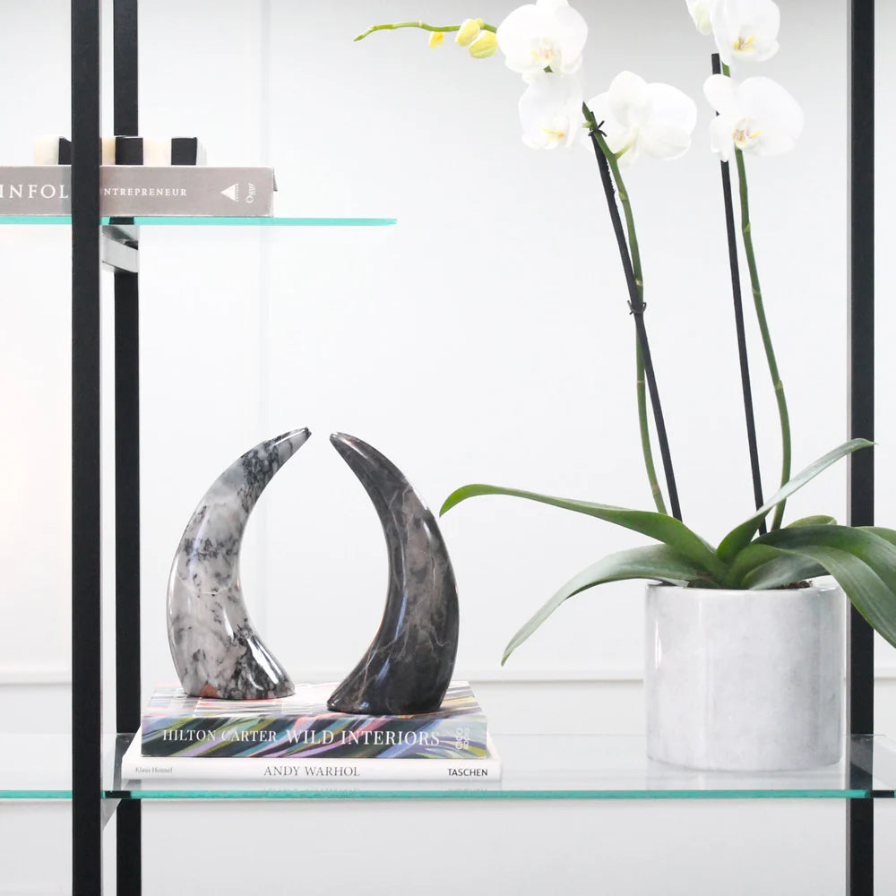 Cuerno_marmol_decorativo_gris_negro